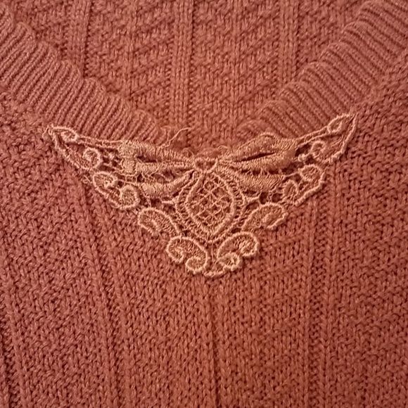 Rose Sweater - Picture 3 of 5